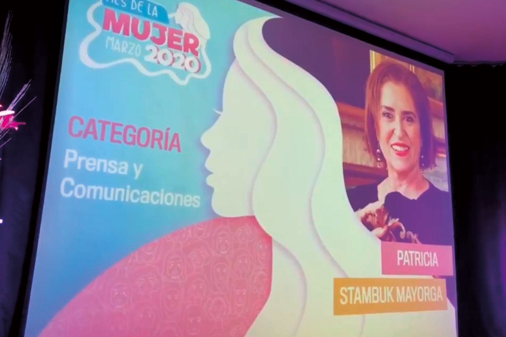 Galardón “Mujer destacada”